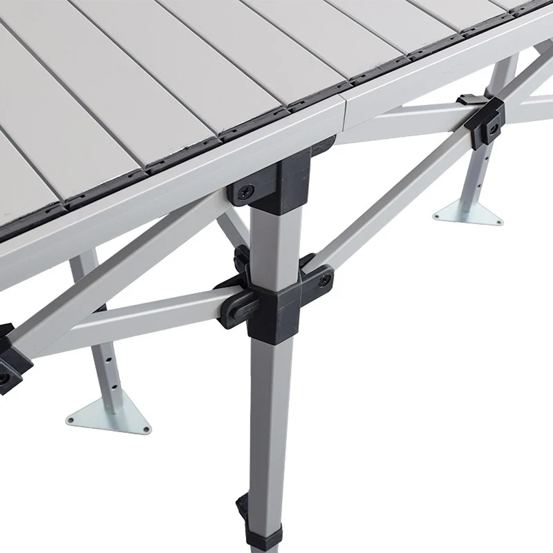 Folding counter table leg and brace detail