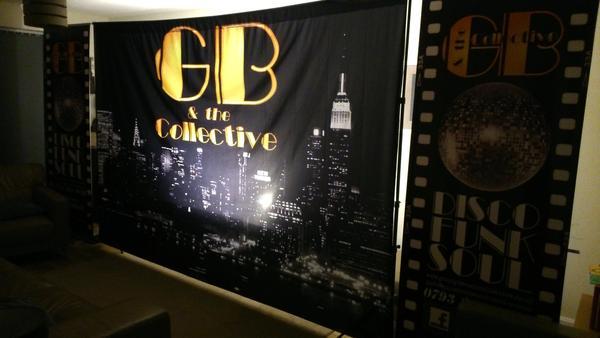 ADJUSTABLE BACKDROP STAND (10' W x 8' H)