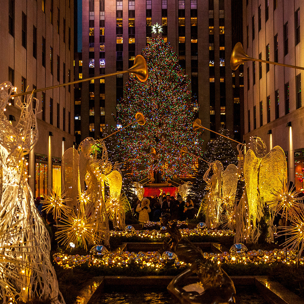 A Christmas Tree In Front of Rockefeller Center - Backdropsource